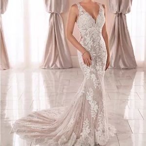 Stella York 6933 wedding dress - worn only for ceremony and pictures. Stunning!
